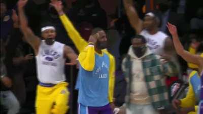 [Highlight] Melo hits a three and LeBron mimics his celebration