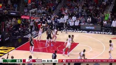 [Highlight] Onyeka Okongwu does it again with another put back poster over Giannis