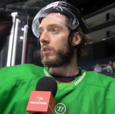 Знает что сказать