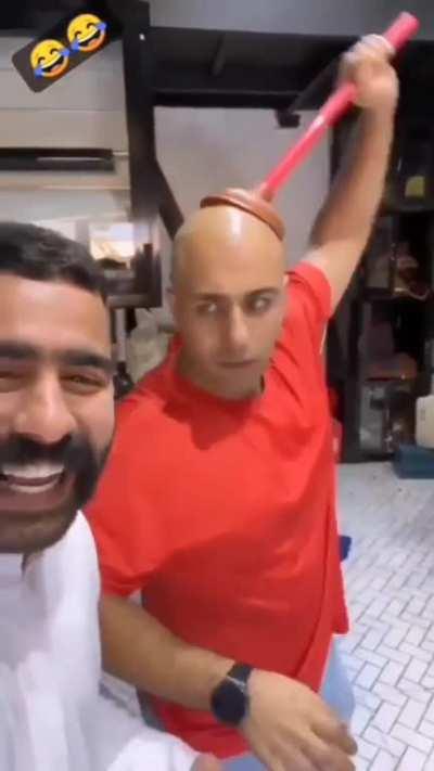 Como irritar um careca