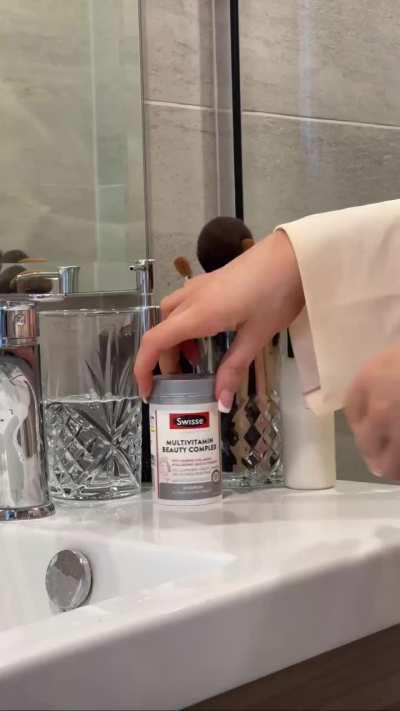 Ella | skincare and wellness routine 