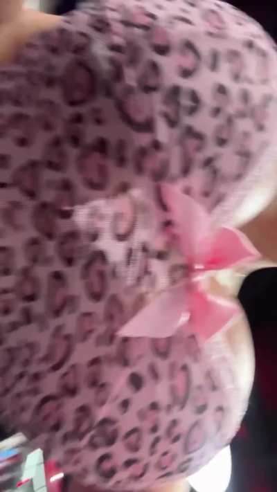 Trying to convince you to be my gym body. Did it work though?