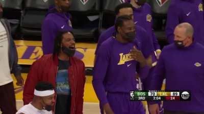 [Highlight] Russell Westbrook rocks the rim!