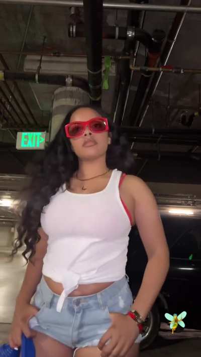 Fairy with a phatty 🍑👋🏾