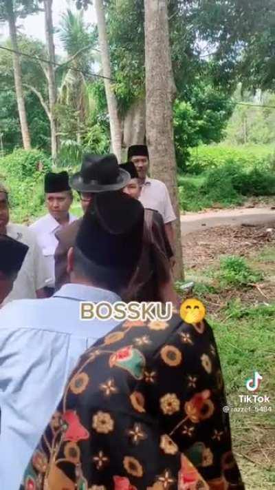 Najib acting as his dad, Tun Razak in a drama called Tunjang