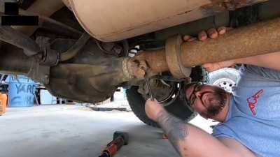 Idiot almost gets shafted~ 🤦‍♂️