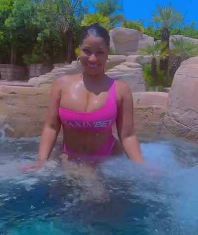 Nicki Minaj all wet