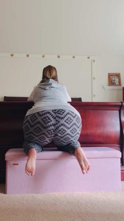 I need to hear you say, “Thank you Mommy” for all this ass and farts that has you so horny everyday. 🔥