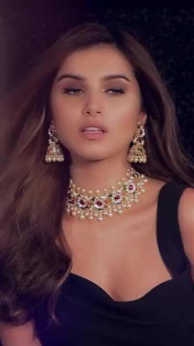 Tara Sutaria close up 😍