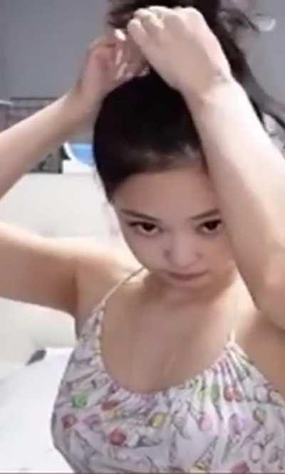 There's nothing better than touching yourself while watching Jennie's face prn