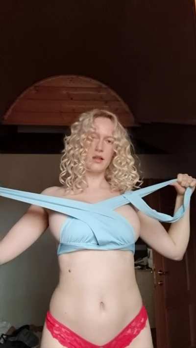 Blonde GIF by luizaconlaz