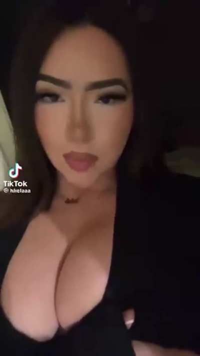 @hhelaaa insane jugs 😩