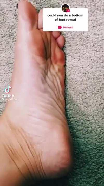 @yogurrlliz (formerly @yogirllizzz)