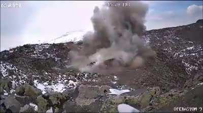 Turkish Gendarmerie Special Forces destroyed the cave where 11 PKK fighters hiding