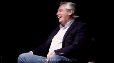 Alberso viendo la tele