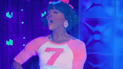 [S05E03] Coco Montrese vs. Monica Beverly Hillz