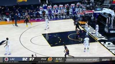 [Highlight] In a 1-point game with half a quarter remaining, Chris Paul goes on an 8-2 run all by himself to extend the Suns lead to 7 in the final minutes