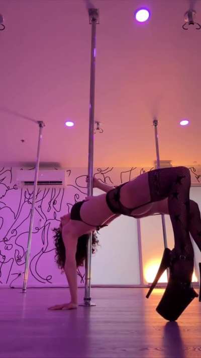 So sick of my IG account not being able to be suggested to others, and barely seeing pole on my feed! Wanna do some follows?