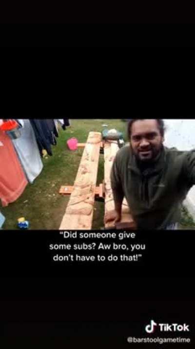 Greedy Streamer vs a wholesome streamer