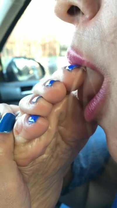 Sucking my Juicy big toe! Can you fit my whole foot in your mouth?
