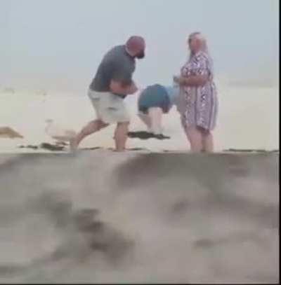 She had one job to do and that was to take a video of her sister’s engagement