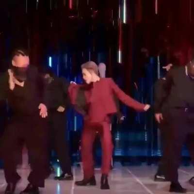 I can't get my mind off of jimin's performance✨
