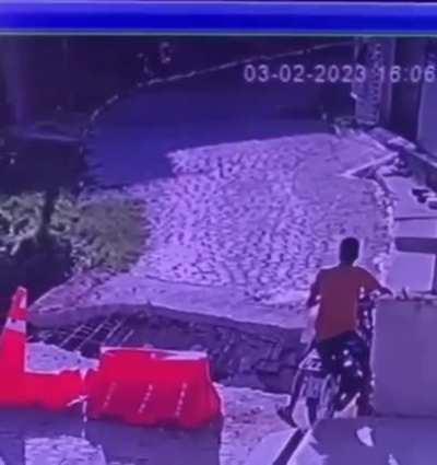 WCGW finding a way around a road / hazard barrier