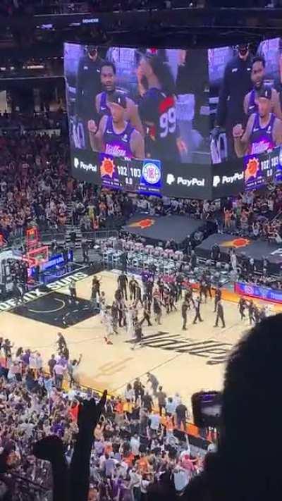 Boogie Cousins shoving Payne before shoving Booker… what a sore loser