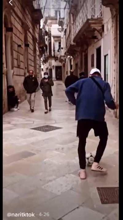 Rating random pedestrian passing skills