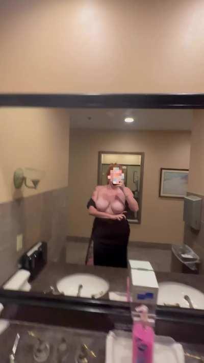 Dinners are more fun when you pull you tits out [GIF]