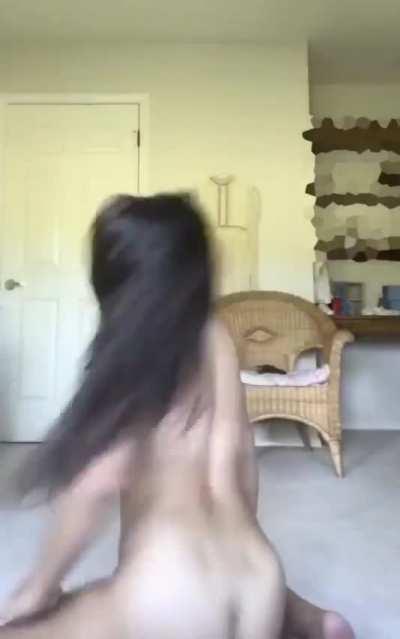 When my boyfriend and i first started dating he asked me to send him a “sexy dancing video” i felt shy because id never made or sent anything like that before... BUT he realllly liked it a lot!! so i thought... maybe you guys would like it too? 😻