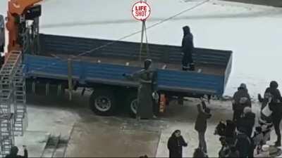 Прощай, Алёнка. За короткое время твоего существования ты принесла много добра и юмора в этот мир. А этот мир такого не прощает.