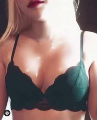 Korean girl bouncy bouncy. 🍈🍈🤤