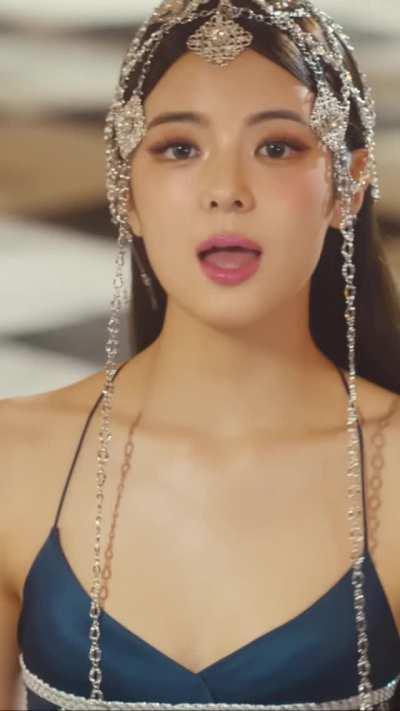 Lia & Yuna - sneakers mv