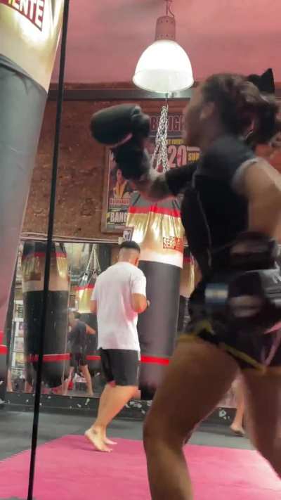 I haven’t shared my workouts with you for a long time. Do you like it?