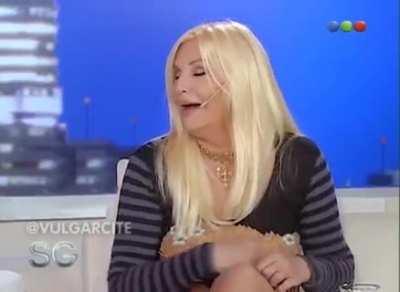 El tio Alberto en el asado del domingo a las 6 de la tarde