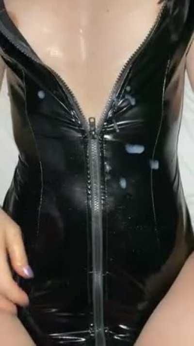 [F] Daddy bought me new outfits so I let him break them in 🥰 who wants a turn?