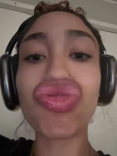 her lips are amazing