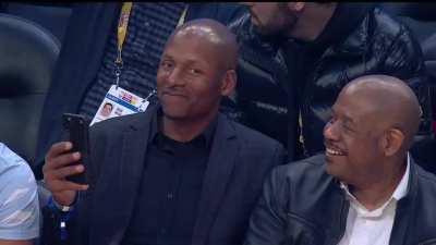 LMFAOOOOO cole Anthony windmilling with the timbs on 😭😭