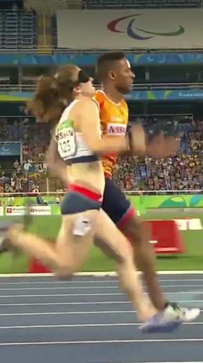 How athletes with a vision impairment compete in thr paralympics