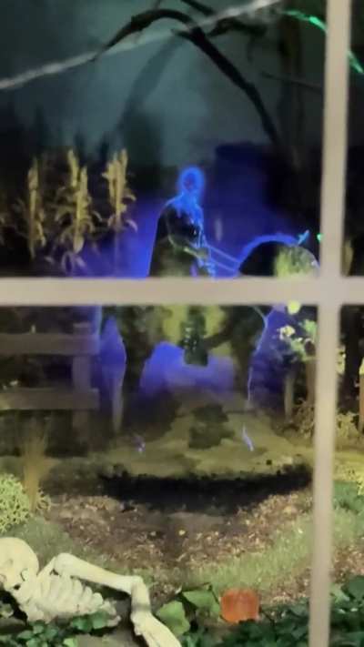 The Hallowindow: A Haunted Halloween Diorama (Pepper's Ghost)