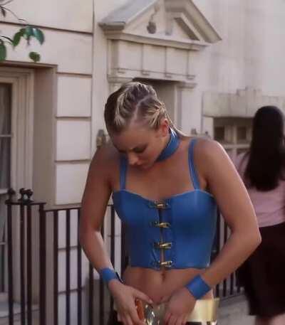 19 year old Kayley Cuoco had such a tight body