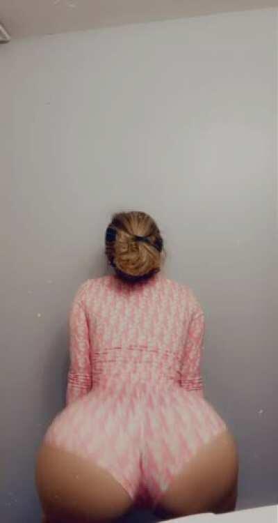 he wanna know how I move on the D 😏