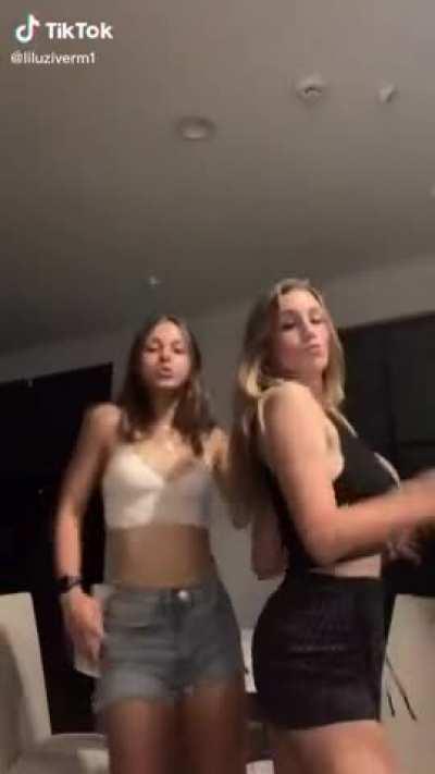 Her poor friend.. she is no match 😍