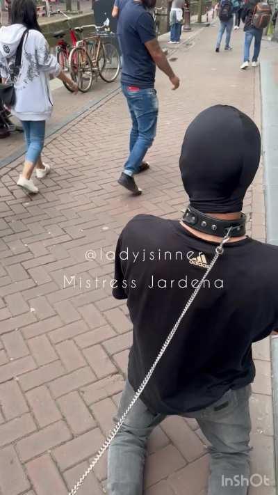 It was so cool to walk a slave through the streets of Amsterdam, people laughed at him and applauded me