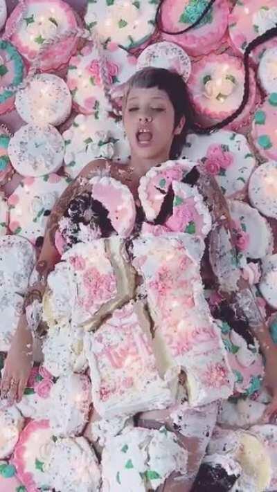 The bakery teaser without IG borders or tik tok watermark for you all. New single from after school ep friday hype!