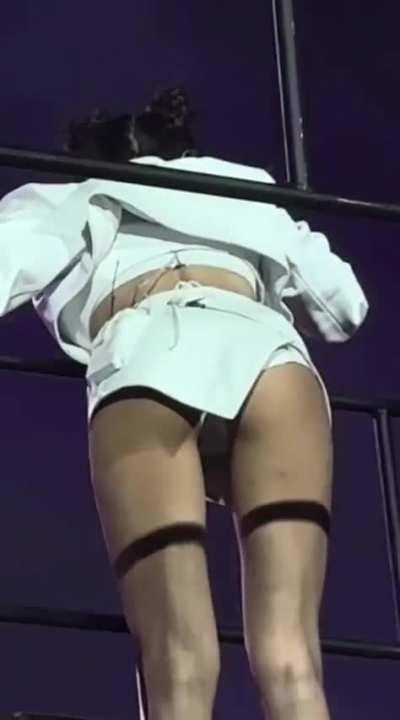 Lisa is dangerous… 🥵❤️‍🔥