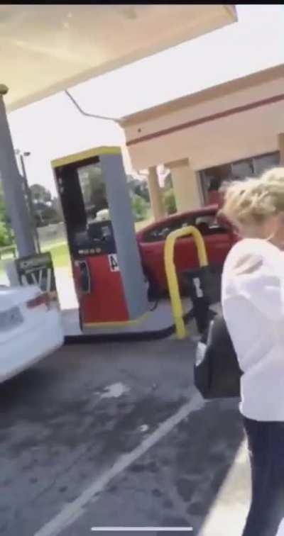 Karen gets some street justice