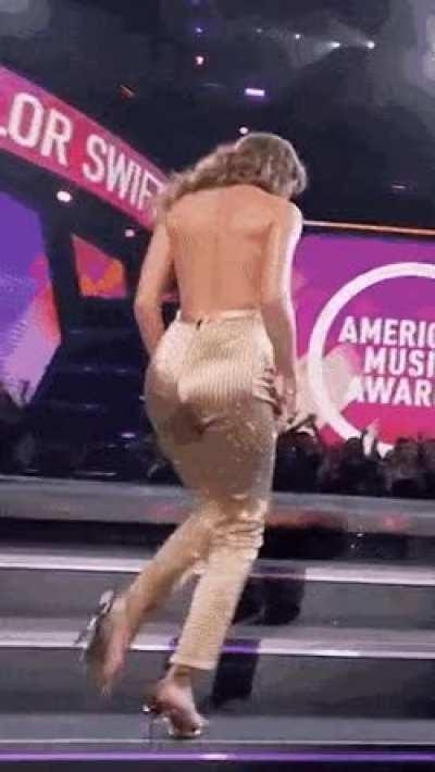 Taylor Swift’s amazing ass