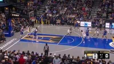 [Highlight] The Warriors All-defensive lineup does it job and gets a turnover which leads to a GP2 Buzzer Beater Floater to end the 1st quarter